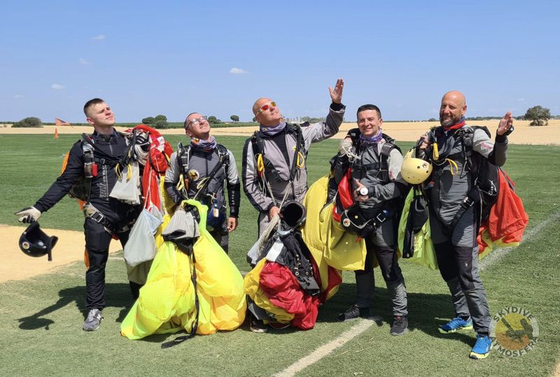 paracaidismo en mayo en España, Skydivespain, skydiveatmosfera, paracaidistas